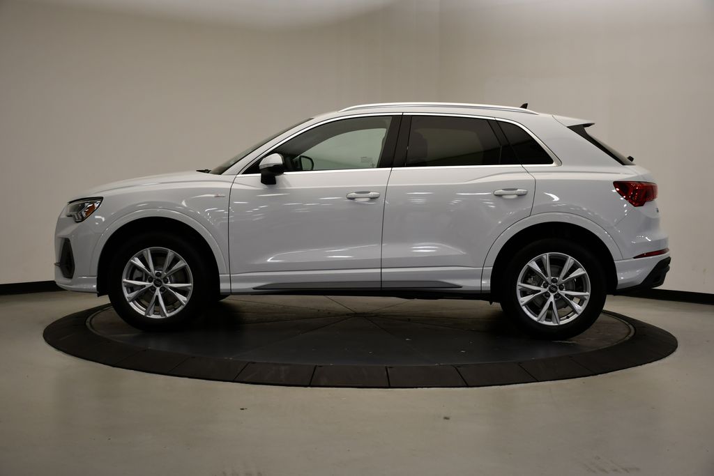 2025 Audi Q3 45 TFSI S line Premium photo 2