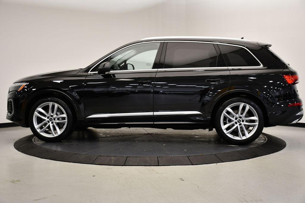 2025 Audi Q7 55 Premium photo 2