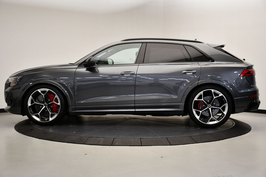 2026 Audi RS Q8 photo 2