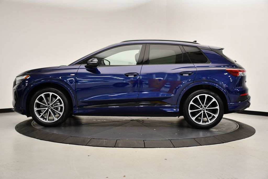 2026 Audi Q4 55 E-tron Premium Plus photo 2