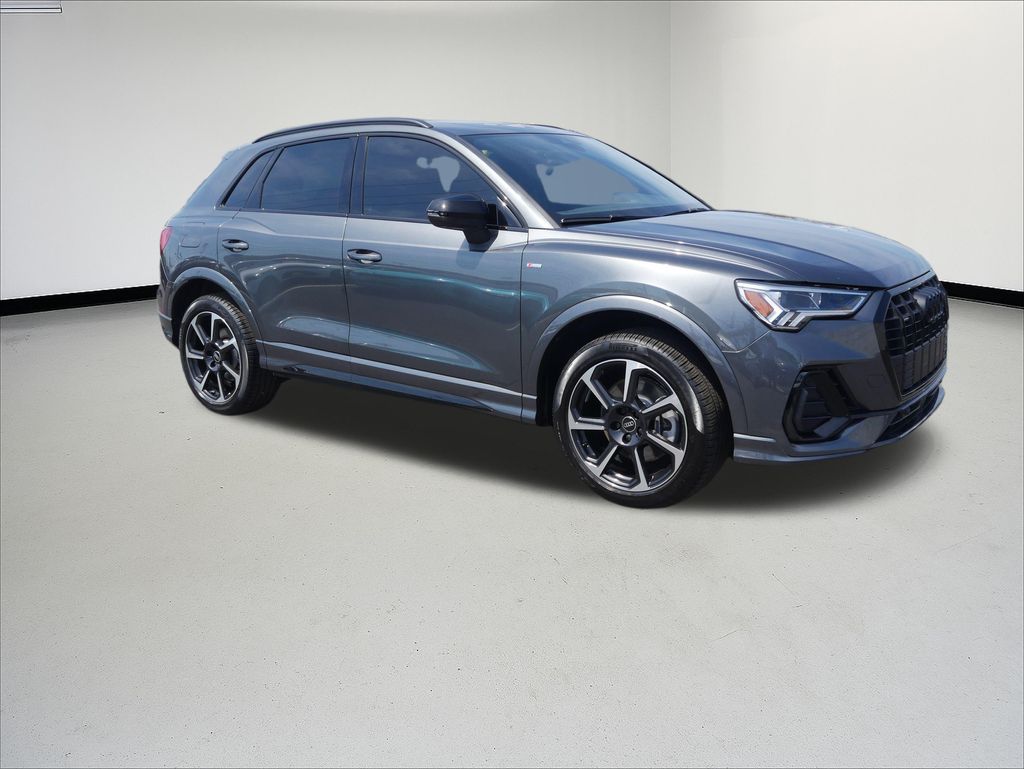 2025 Audi Q3 45 S line Premium photo 6