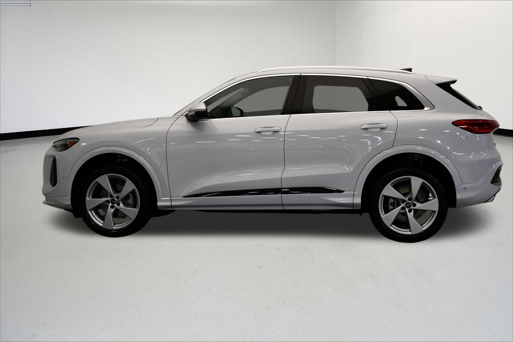 New 2025 Audi Q5 2.0T Premium SUV
