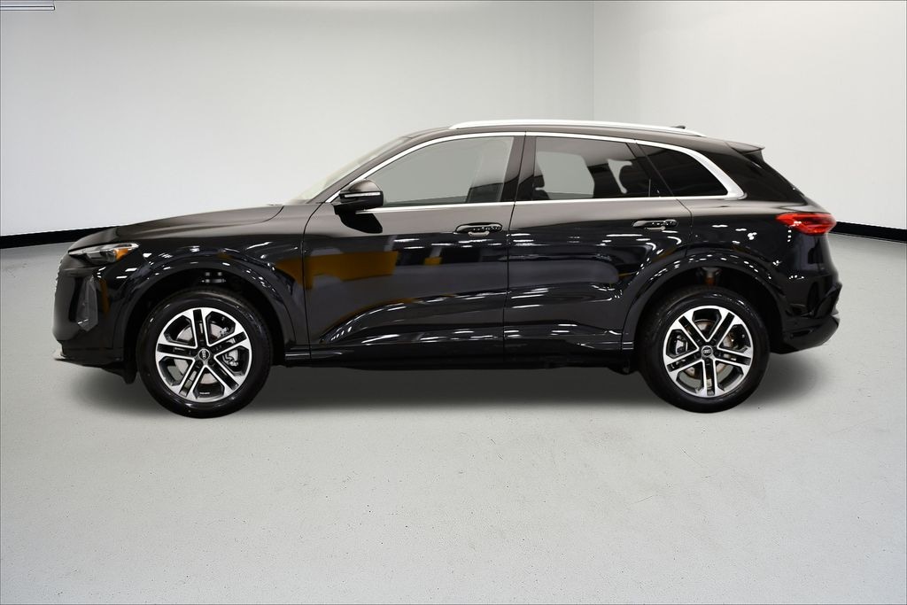 New 2025 Audi Q5 2.0T Premium SUV