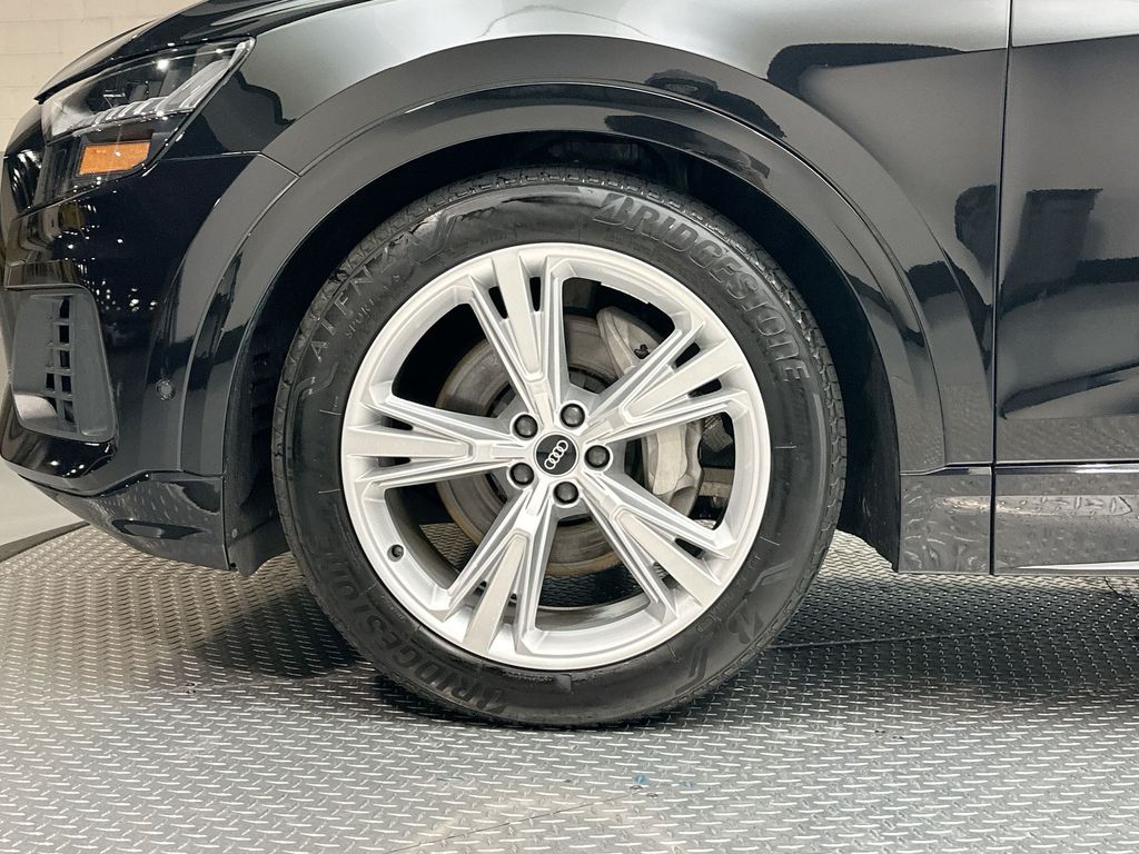 2022 Audi Q8 55 Premium photo 5