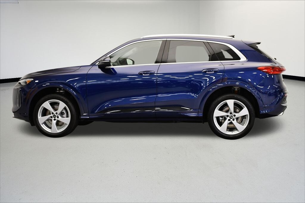 New 2025 Audi Q5 2.0T Premium SUV