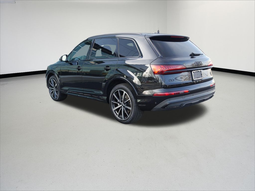 2023 Audi Q7 55 Premium photo 2