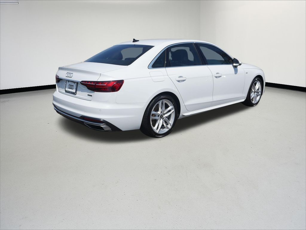 2023 Audi A4 45 S line Premium photo 4