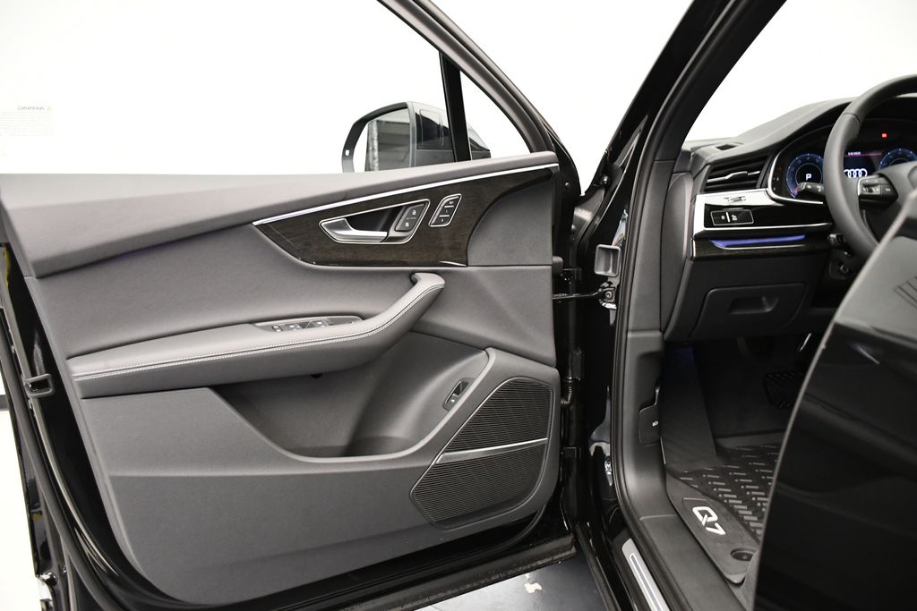 2025 Audi Q7 Premium Plus - Photo 32