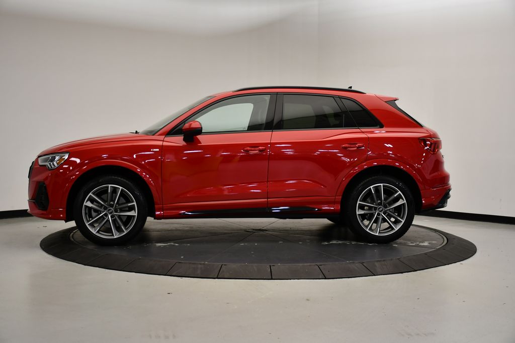 2022 Audi Q3 S line Premium Plus photo 2