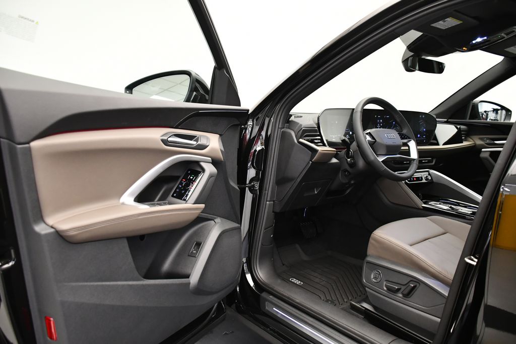 2025 Audi Q5 Premium - Photo 35