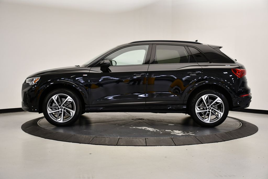 2025 Audi Q3 45 TFSI S line Premium photo 2