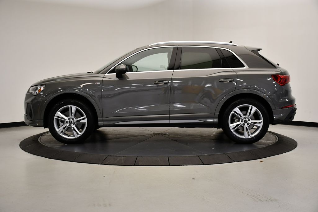 2024 Audi Q3 Premium Plus photo 2