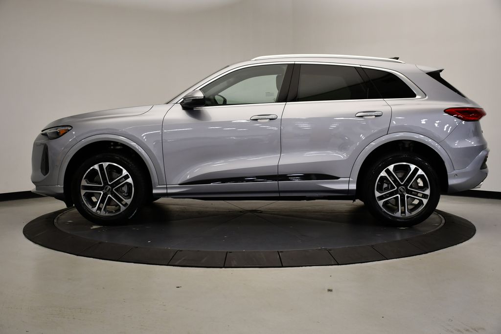2025 Audi Q5 2.0T Premium Plus photo 2