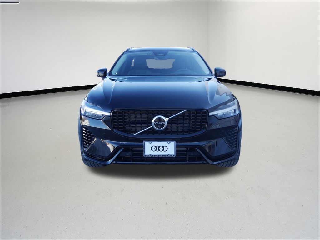 2023 Volvo XC60 Recharge Plug-In Hybrid Ultimate Dark photo 6