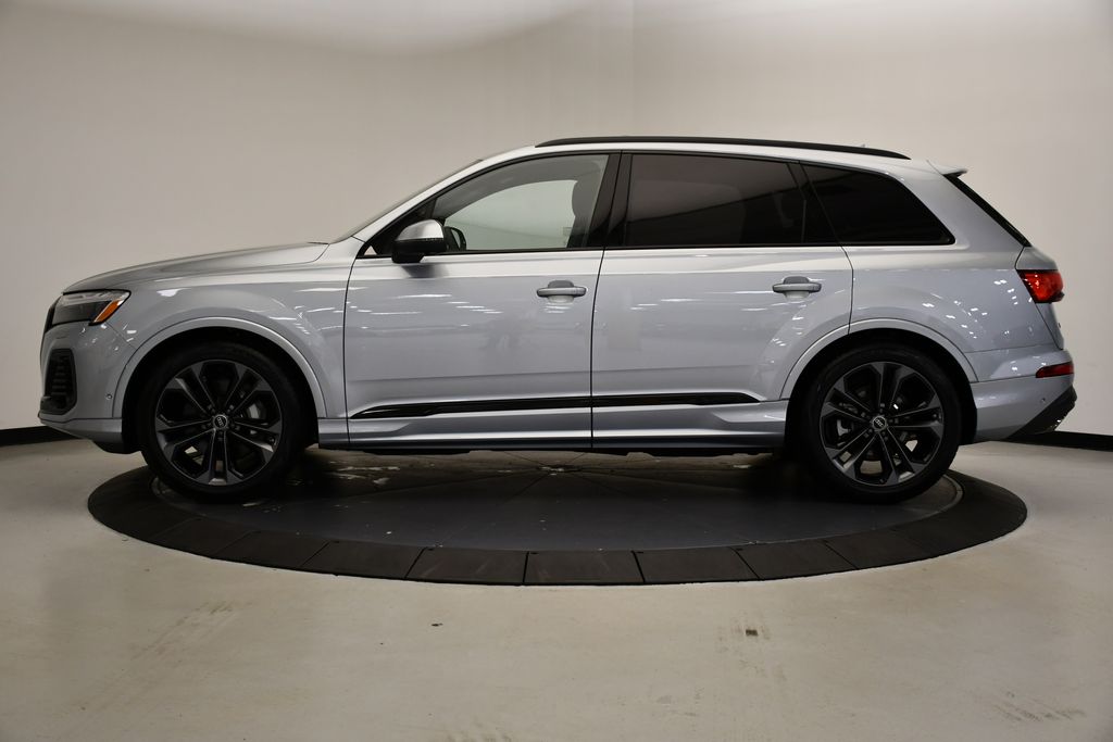 2025 Audi Q7 55 Premium Plus photo 2