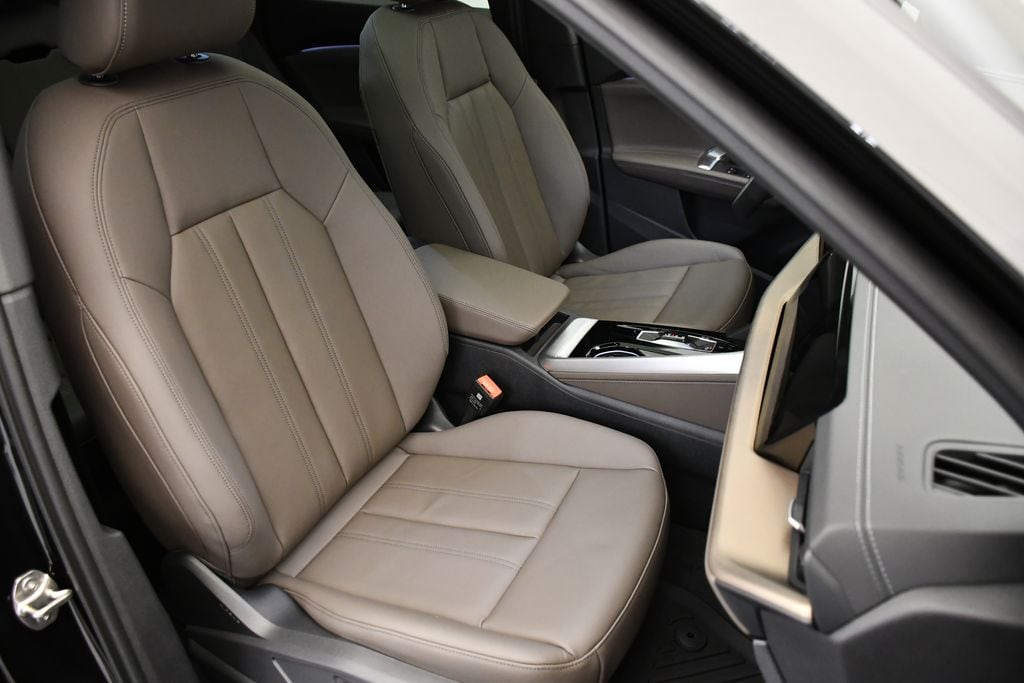 2025 Audi Q5 Premium - Photo 47
