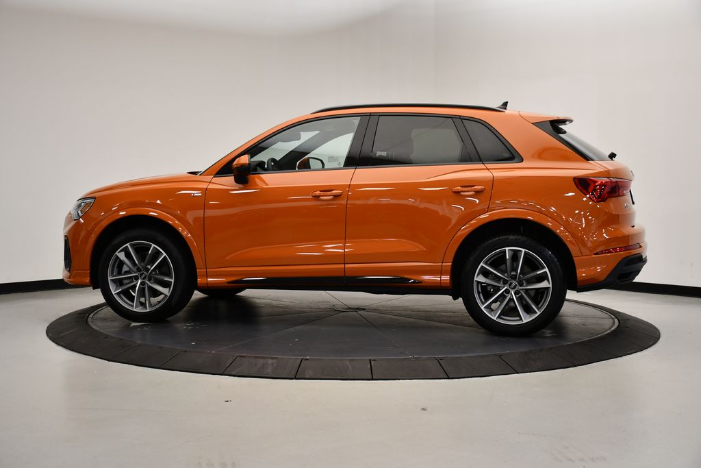 2024 Audi Q3 Premium Plus photo 2