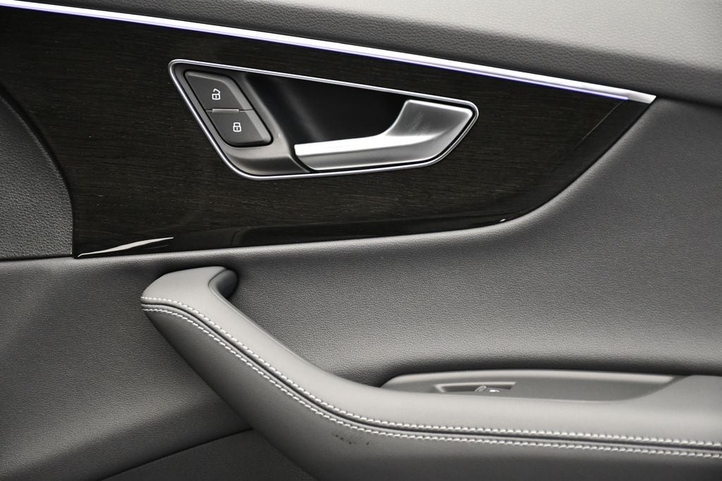 2025 Audi Q7 Premium Plus - Photo 46