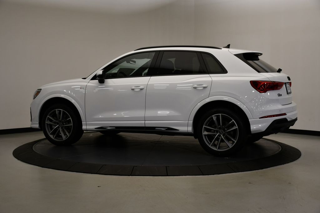 2025 Audi Q3 45 TFSI S line Premium photo 2