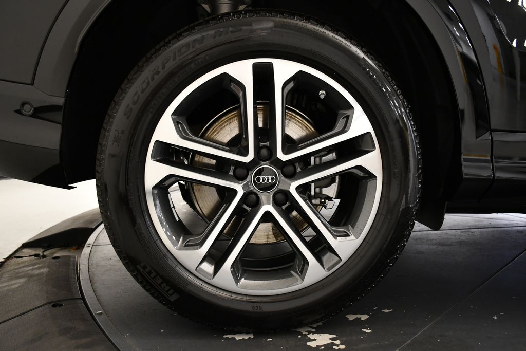 2025 Audi Q5 Premium - Photo 15