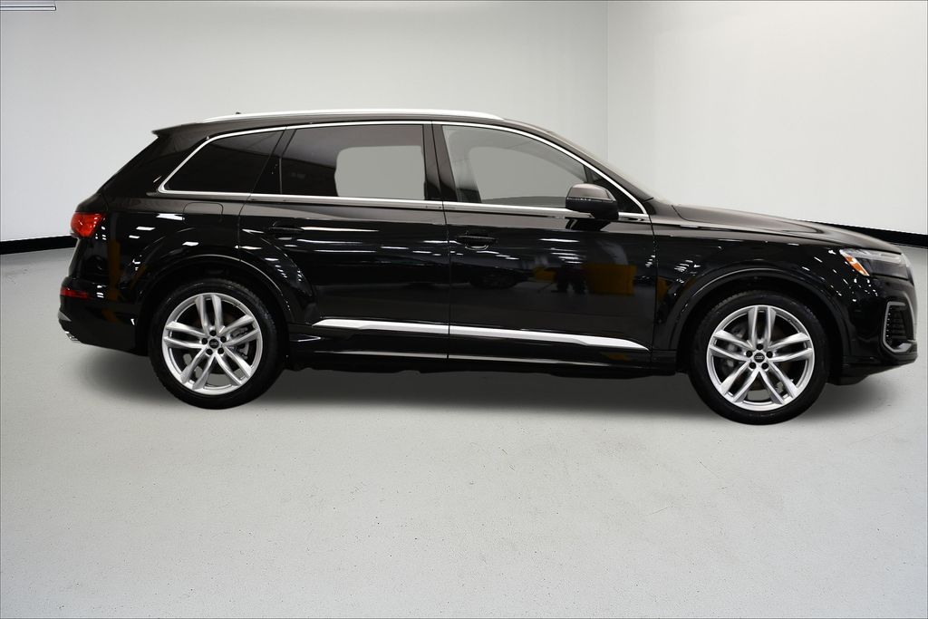 2025 Audi Q7 55 Premium photo 5
