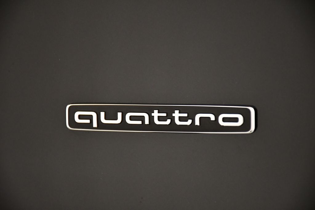 2025 Audi Q5 Premium - Photo 10