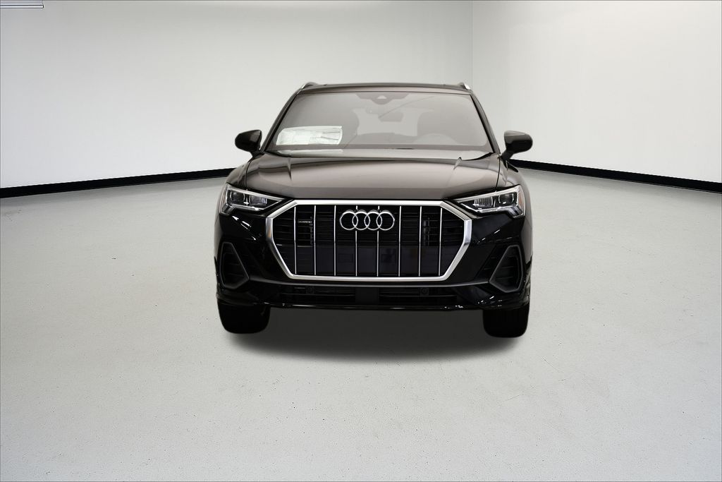 2025 Audi Q3 45 S line Premium photo 3
