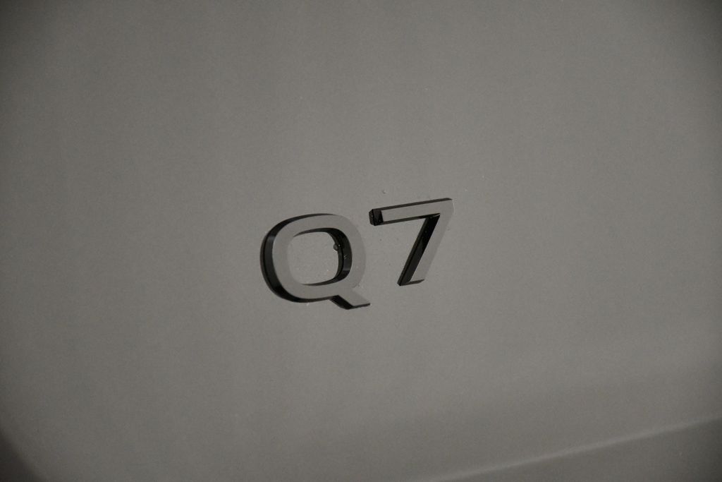 2025 Audi Q7 Premium Plus - Photo 9