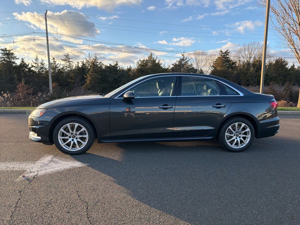 2023 Audi A4 40 Premium photo 4