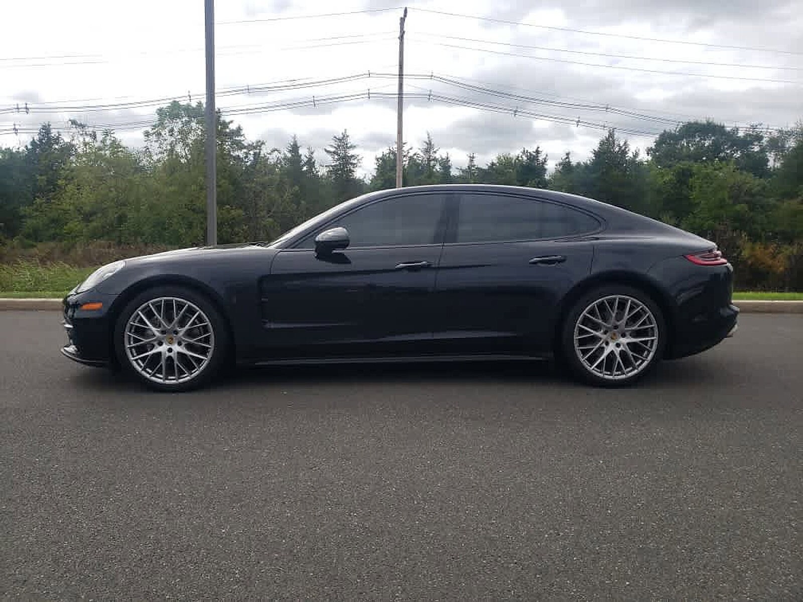 2018 Porsche Panamera 4 photo 4