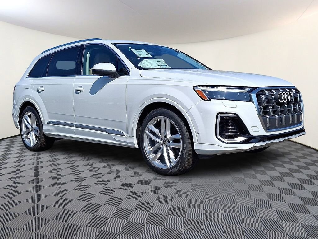 New 2025 Audi Q7 55 Premium SUV