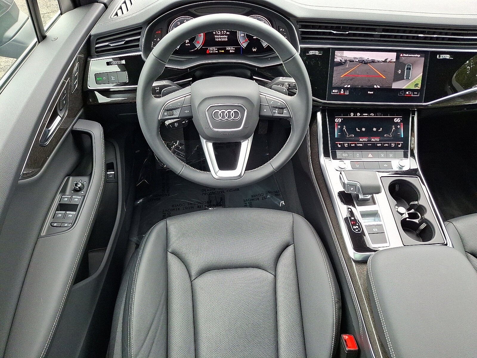 2025 Audi Q7 55 Premium Plus photo 2