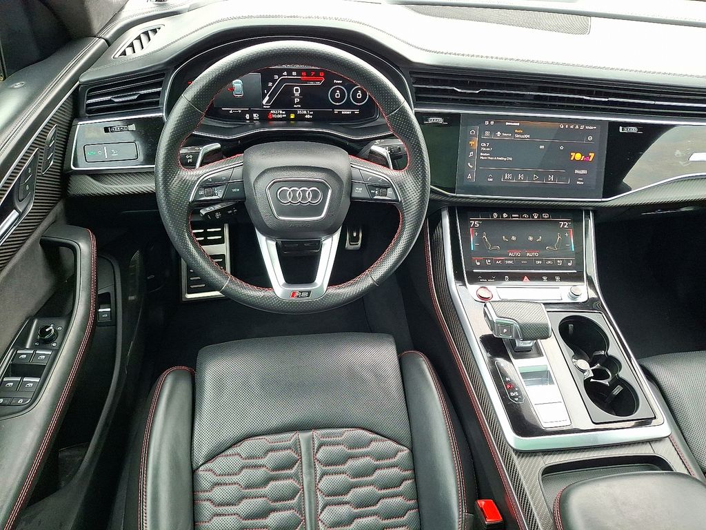 2021 Audi RS Q8 photo 2