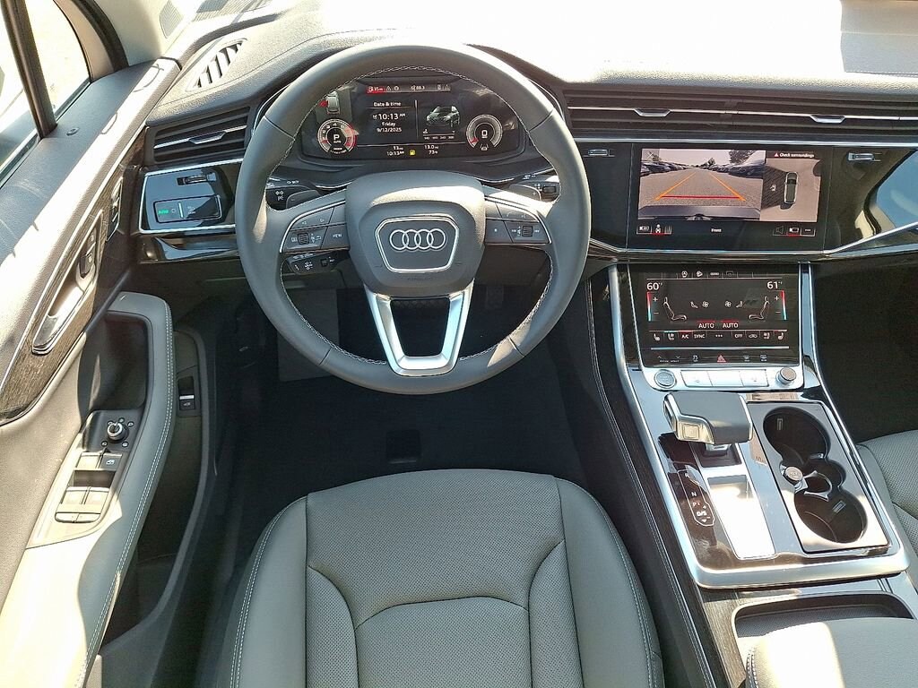 New 2025 Audi Q7 55 Premium SUV