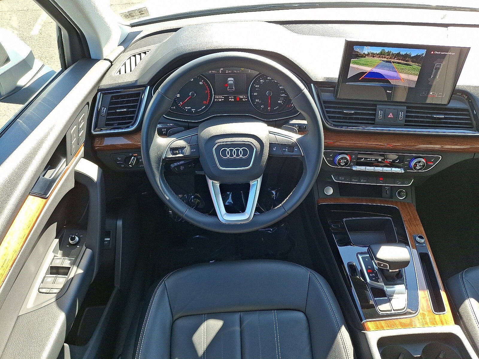2023 Audi Q5 45 S line Premium photo 2