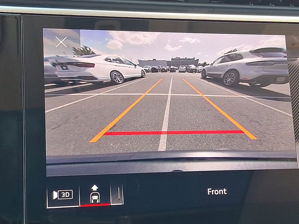 2025 Audi Q8 55 Premium Plus photo 4