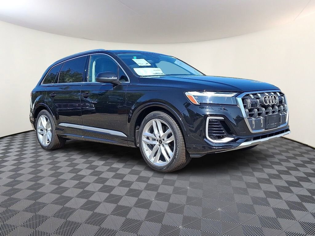 New 2025 Audi Q7 55 Premium SUV