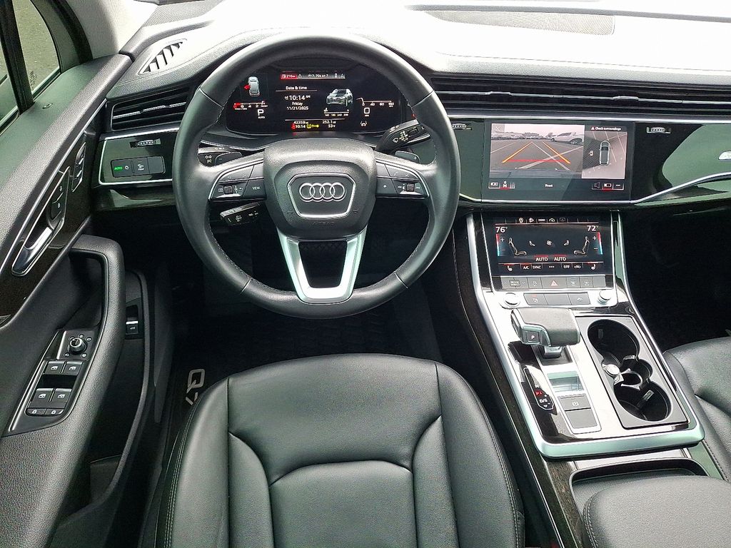 2023 Audi Q7 55 Premium photo 2