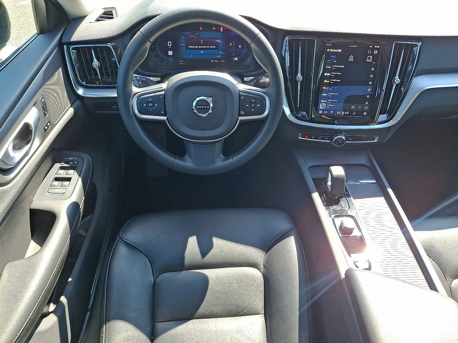 2025 Volvo S60 B5 Core photo 2
