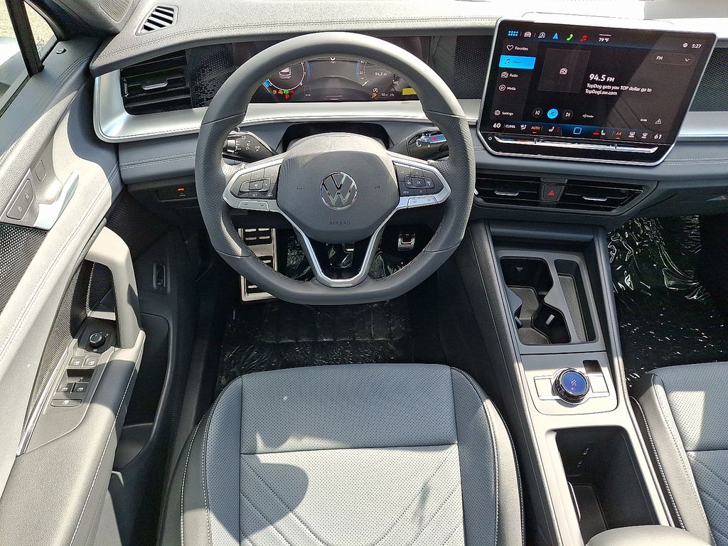 2025 Volkswagen Tiguan SE R-Line Black photo 2