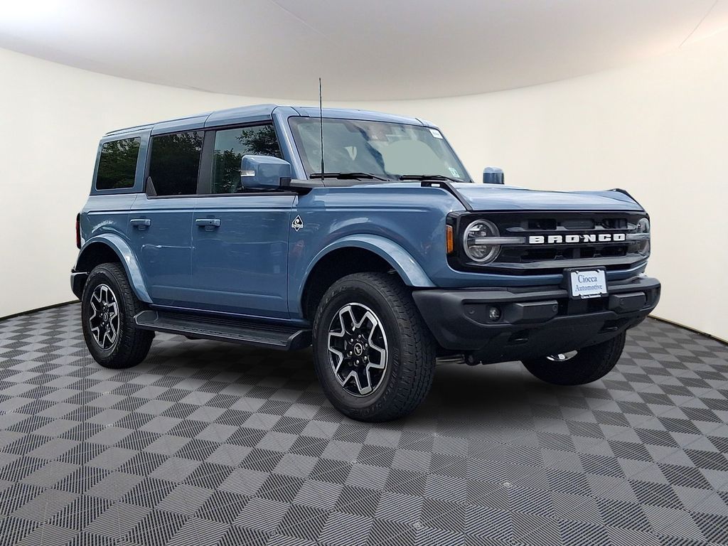2025 Ford Bronco SUV 