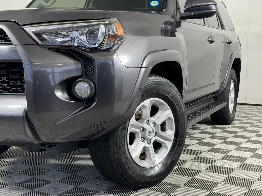 Used 2016 Toyota 4Runner SR5 with VIN JTEZU5JR5G5135974 for sale in Honolulu, HI