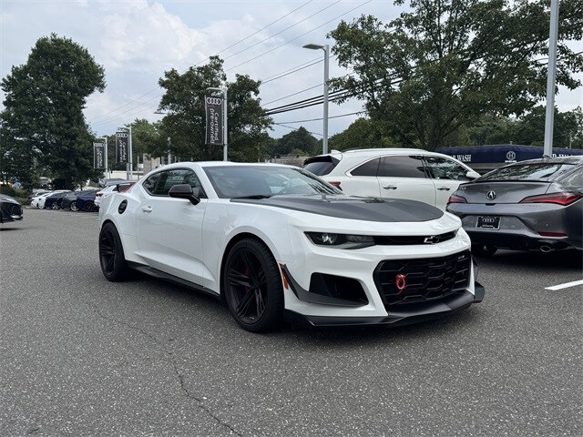 2018 Chevrolet Camaro ZL1 photo 2