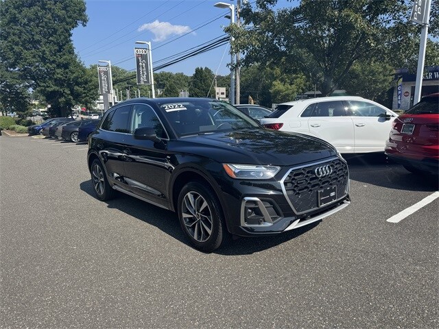 2022 Audi Q5 45 S line Premium photo 2