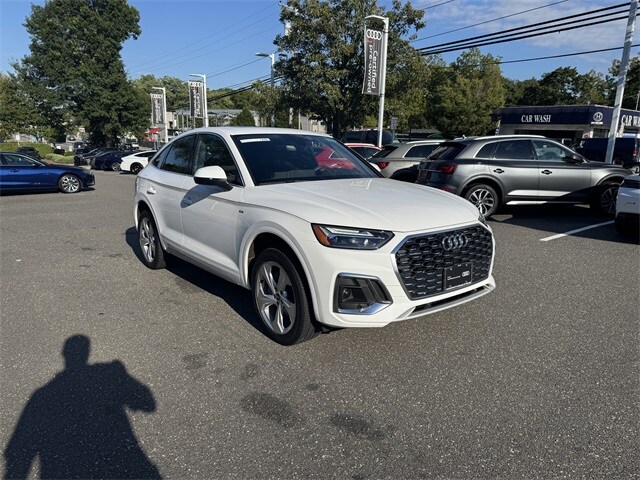 2022 Audi Q5 Sportback 45 S line Premium Plus photo 2