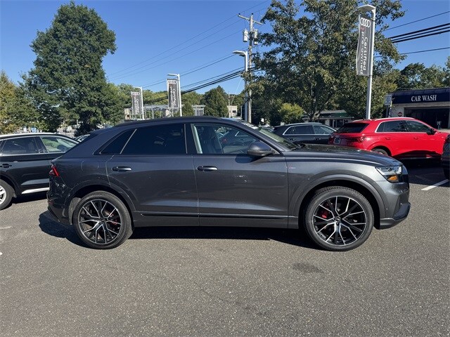 2022 Audi Q8 55 Premium Plus photo 2