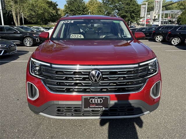 2024 Volkswagen Atlas SEL photo 3