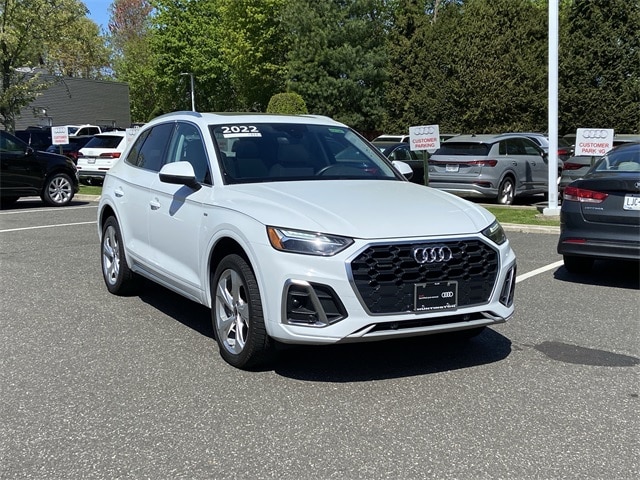 Used 2022 Audi Q5 Premium Plus with VIN WA1EAAFY6N2133597 for sale in Huntington Station, NY