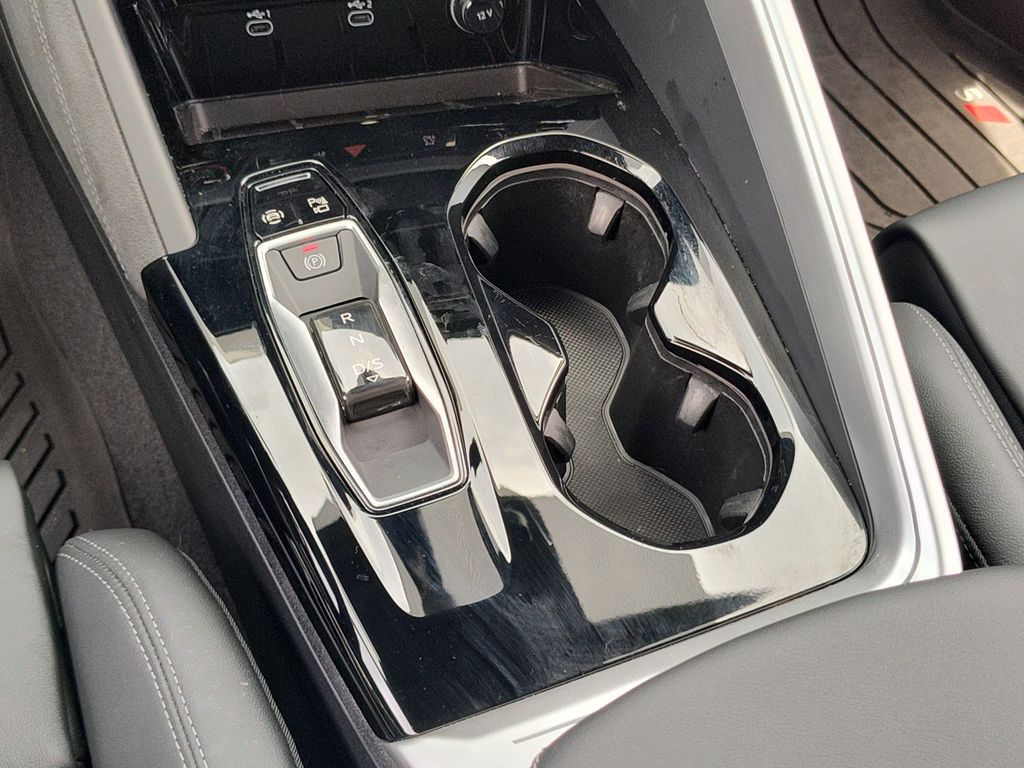 2025 Audi SQ5 Premium Plus - Photo 9