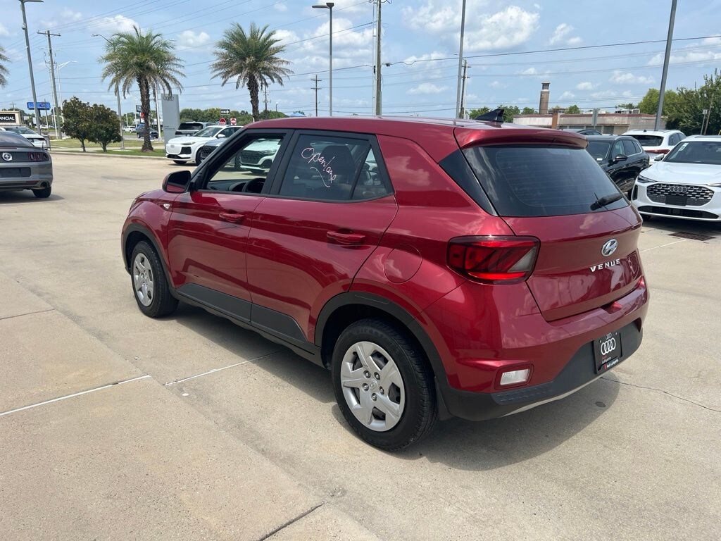 Used 2020 Hyundai Venue SE SUV